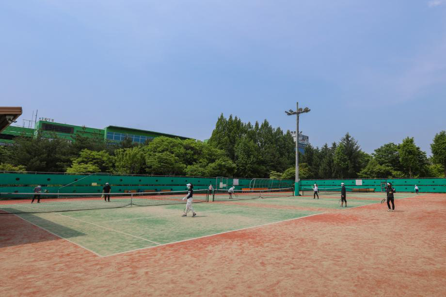 Eunpyeong Park Tennis Court
