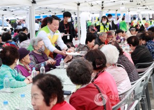 대전 서구 자원봉사센터, 사랑의 밥차 행사 개최